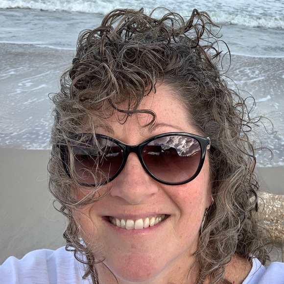 Meet your Posher, Dineen - Picture 2 of 7